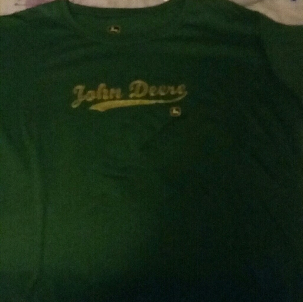 Ladys new john deere shirt